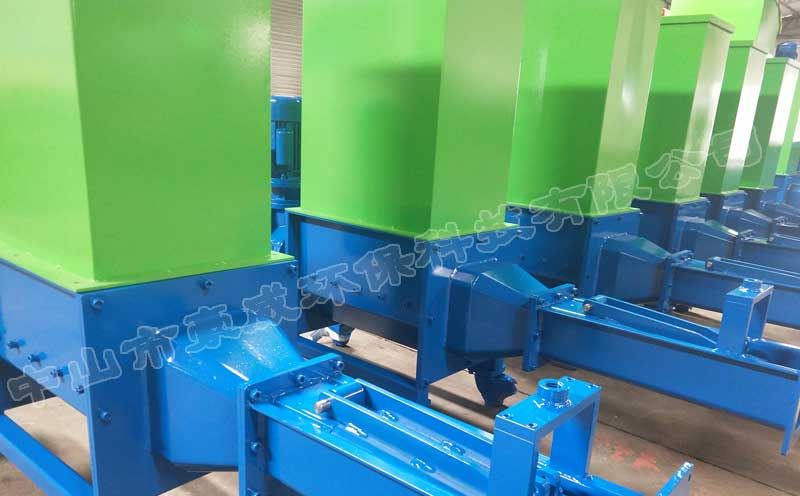 天津客戶(hù)定制的10臺(tái)泡沫壓實(shí)機(jī)，放于定點(diǎn)回收